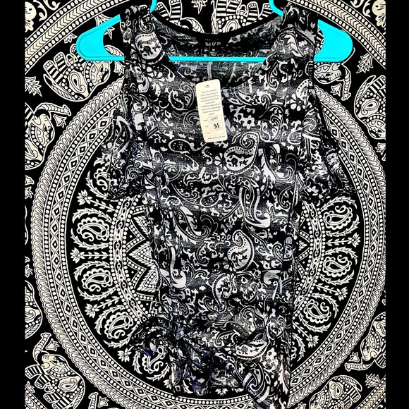 NWT Cold Shoulder Patterned blouse - Picture 1 of 2